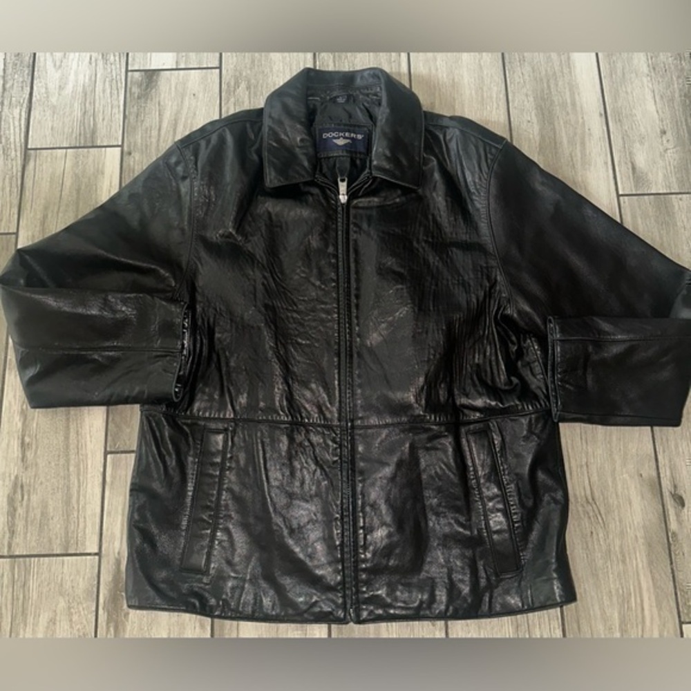 Men’s used size L large Dockers black leather jacket pockets full zip